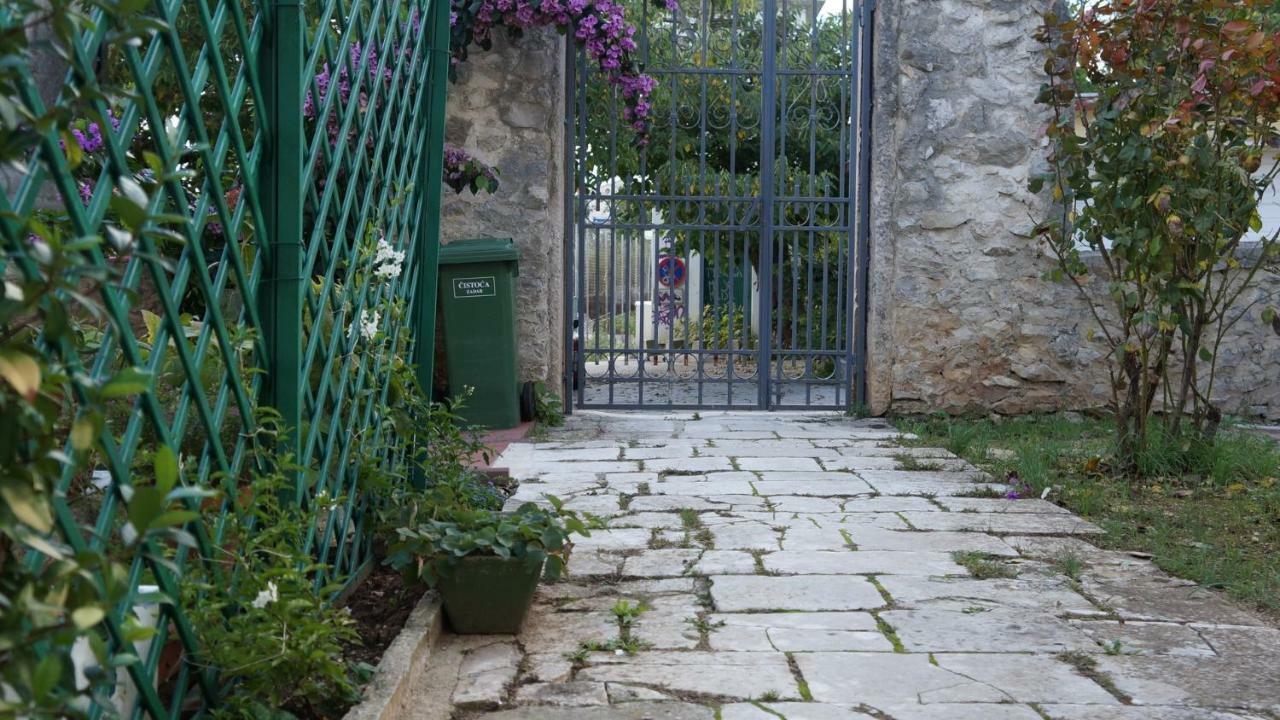 Apartmani Filip Zadar Diklo Bagian luar foto