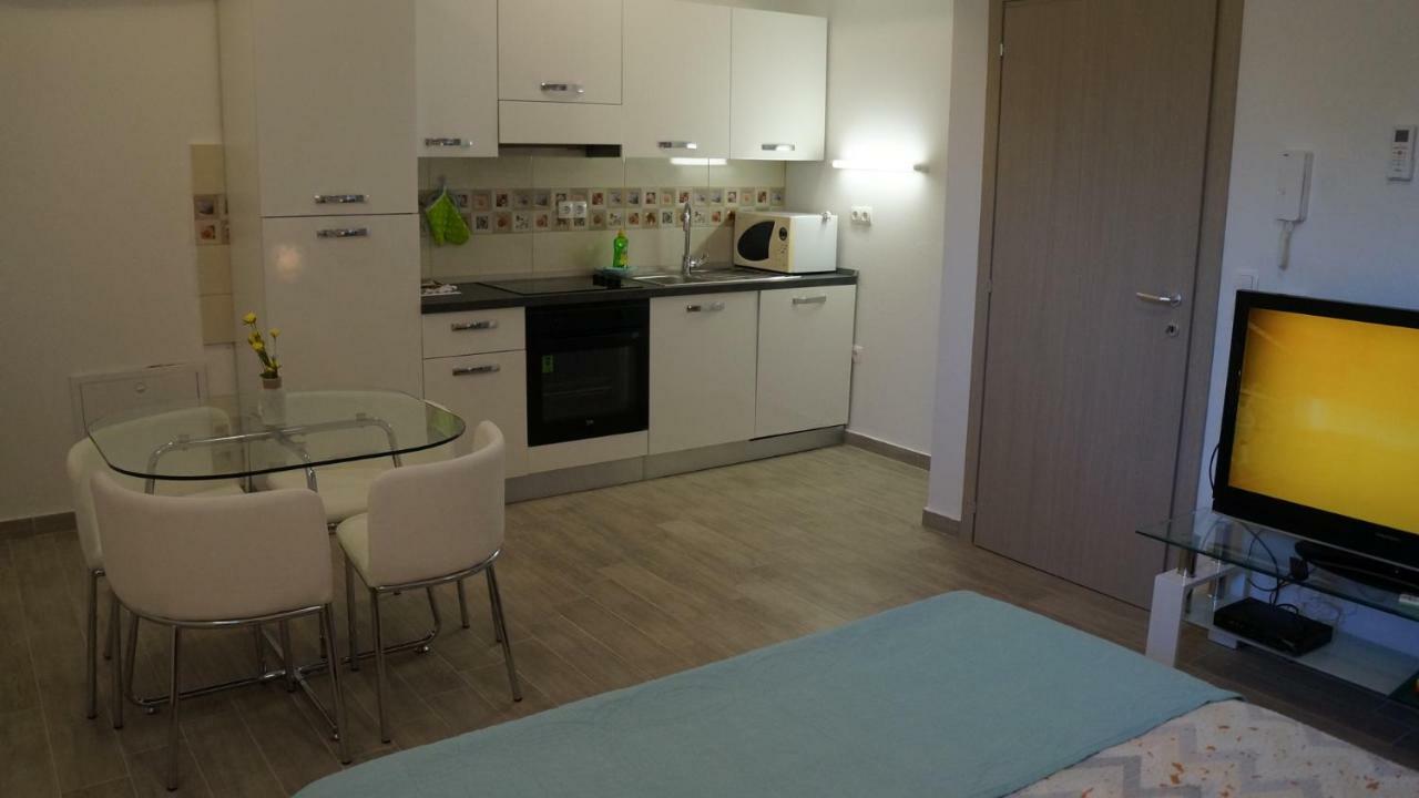 Apartmani Filip Zadar Diklo Bagian luar foto